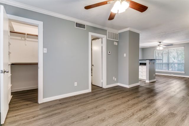 4525 Gilbert Avenue 203, Dallas, TX 75219