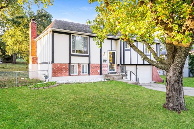 8925 E 89th Street, Kansas City, MO 64138