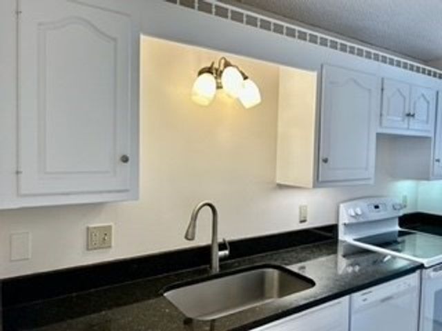 40 Village Rd. 610, Middleton, MA 01949