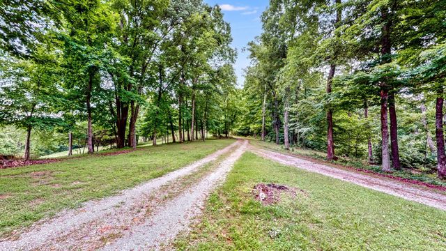 3250 Luther Ragan Rd, Palmyra, TN 37142