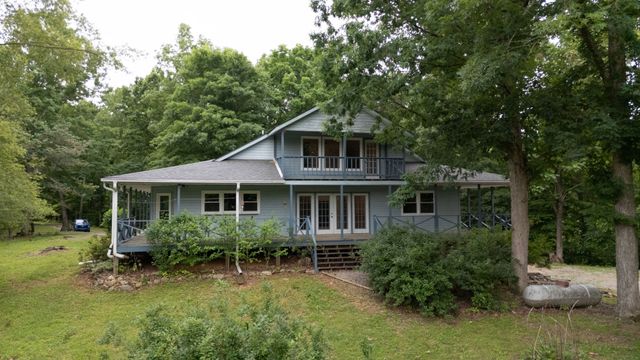 3250 Luther Ragan Rd, Palmyra, TN 37142
