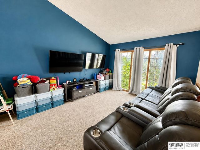 8022 Bauman Avenue, Omaha, NE 68122