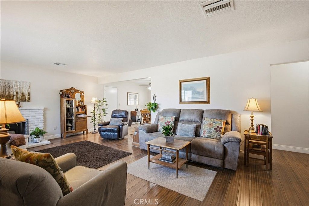 Image 8 of property listing at 1090 4th, Norco, CA 92860