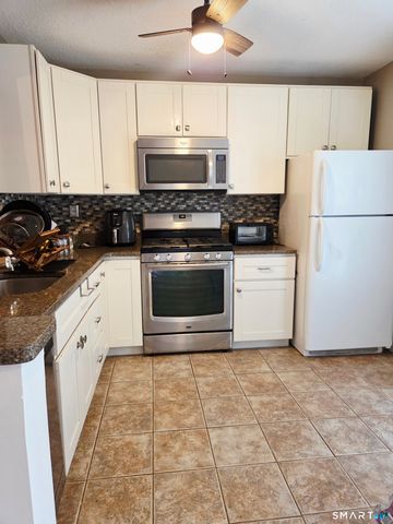 5 Cherokee Court 5, Cromwell, CT 06416