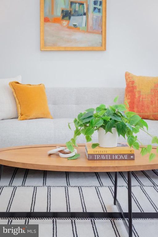 Image 10 of property listing at 5714 45TH AVE, Hyattsville, MD 20781