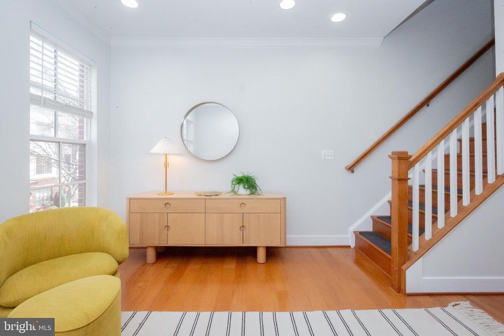 Image 13 of property listing at 5714 45TH AVE, Hyattsville, MD 20781