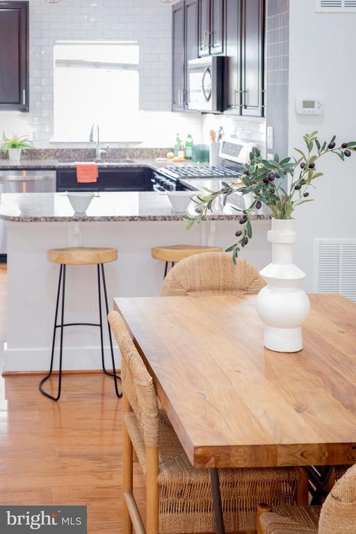 Image 14 of property listing at 5714 45TH AVE, Hyattsville, MD 20781