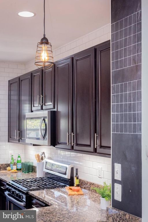 Image 16 of property listing at 5714 45TH AVE, Hyattsville, MD 20781