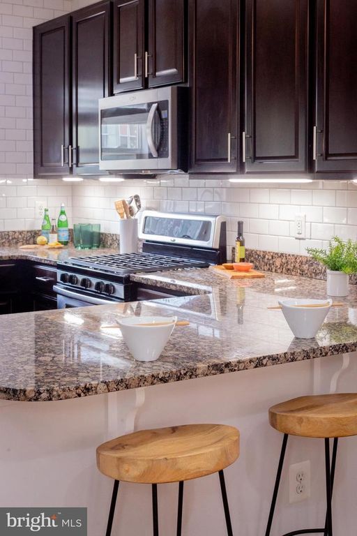 Image 18 of property listing at 5714 45TH AVE, Hyattsville, MD 20781