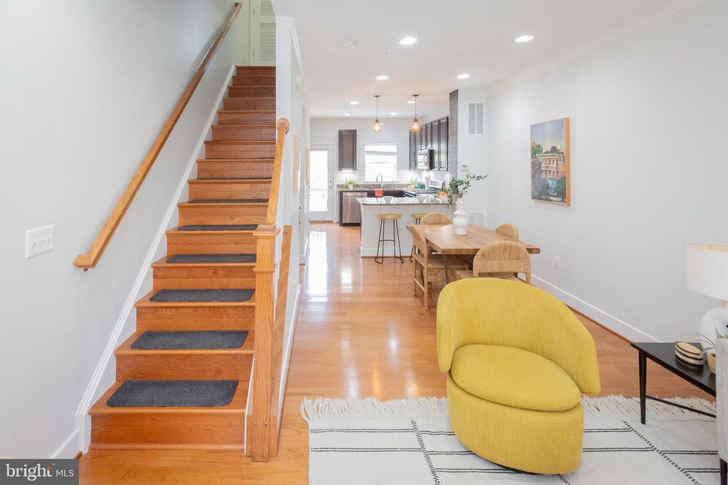 Image 25 of property listing at 5714 45TH AVE, Hyattsville, MD 20781