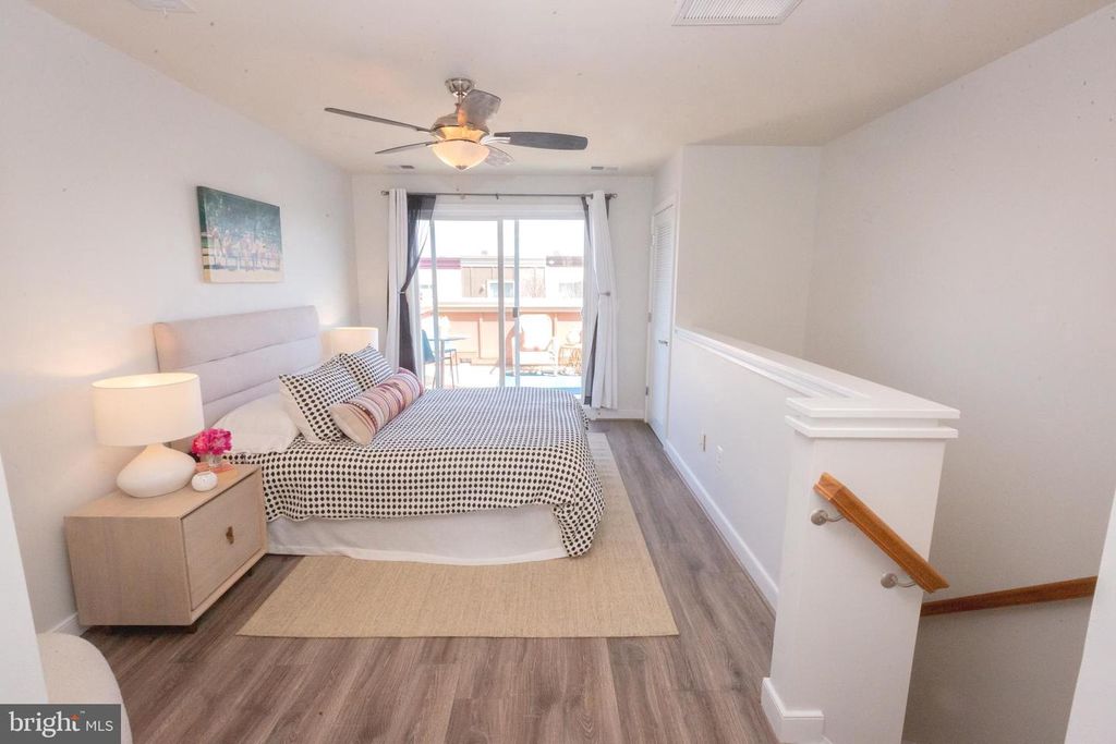 Image 40 of property listing at 5714 45TH AVE, Hyattsville, MD 20781