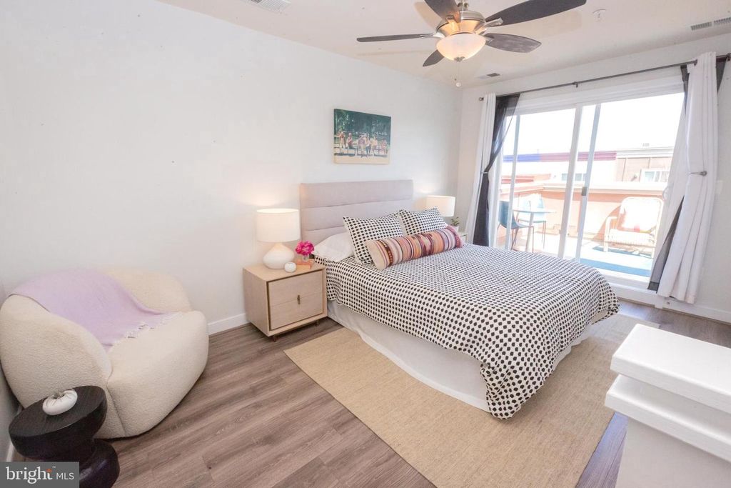 Image 42 of property listing at 5714 45TH AVE, Hyattsville, MD 20781