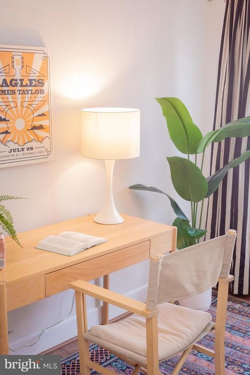 Image 5 of property listing at 5714 45TH AVE, Hyattsville, MD 20781