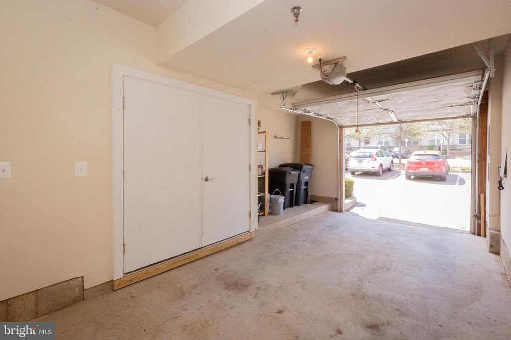 Image 50 of property listing at 5714 45TH AVE, Hyattsville, MD 20781