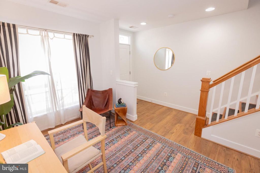 Image 6 of property listing at 5714 45TH AVE, Hyattsville, MD 20781