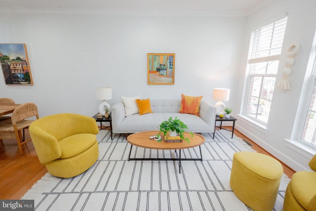 Image 9 of property listing at 5714 45TH AVE, Hyattsville, MD 20781