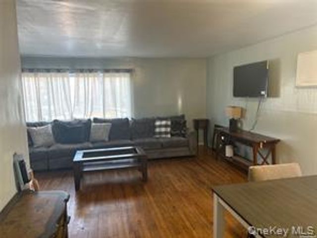 307 Fernside Place 1st Fl, Far Rockaway, NY 11691
