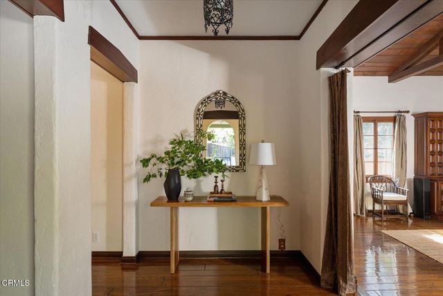 752 Glenview Road, Glendale, CA 91202