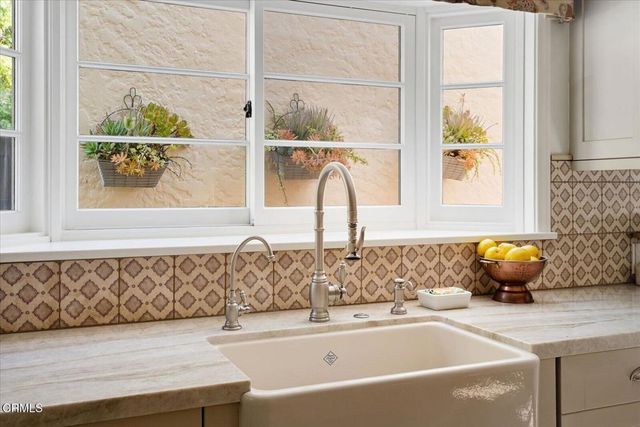 752 Glenview Road, Glendale, CA 91202