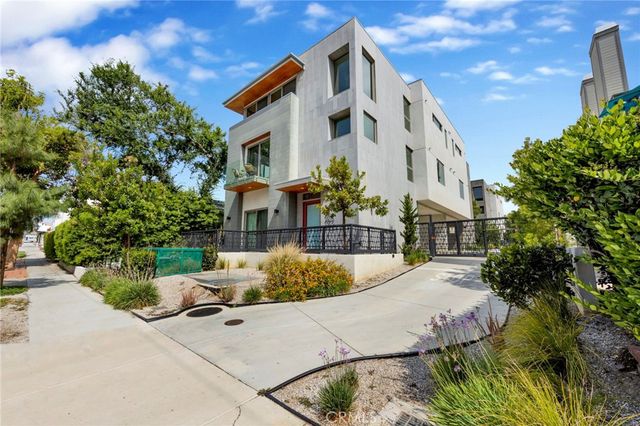 941 E California Boulevard 1, Pasadena, CA 91106