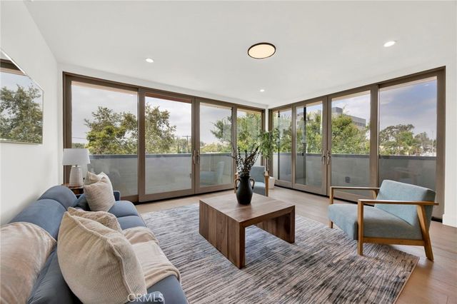 941 E California Boulevard 1, Pasadena, CA 91106