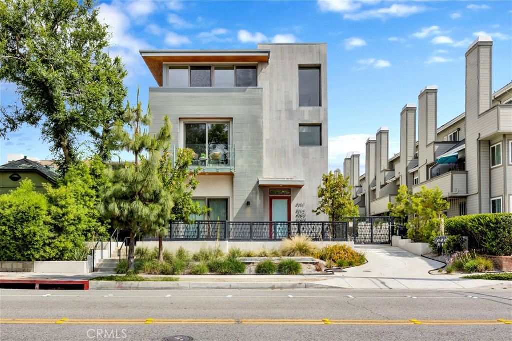 941 E California Boulevard 1, Pasadena, CA 91106