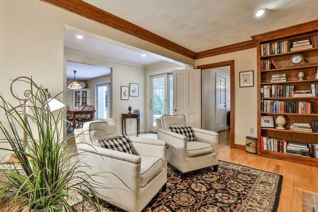34 Brush Hill Ln, Milton, MA 02186