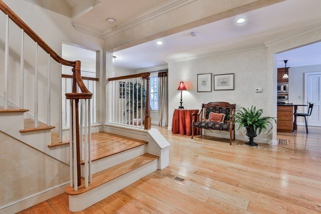 34 Brush Hill Ln, Milton, MA 02186