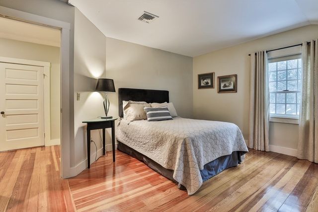 34 Brush Hill Ln, Milton, MA 02186