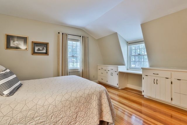34 Brush Hill Ln, Milton, MA 02186