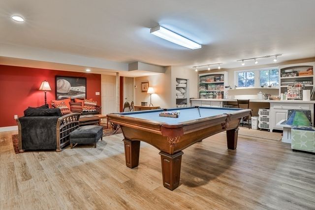 34 Brush Hill Ln, Milton, MA 02186