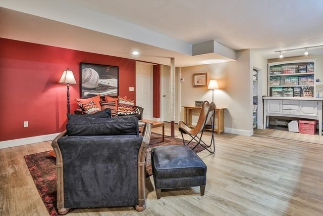 34 Brush Hill Ln, Milton, MA 02186