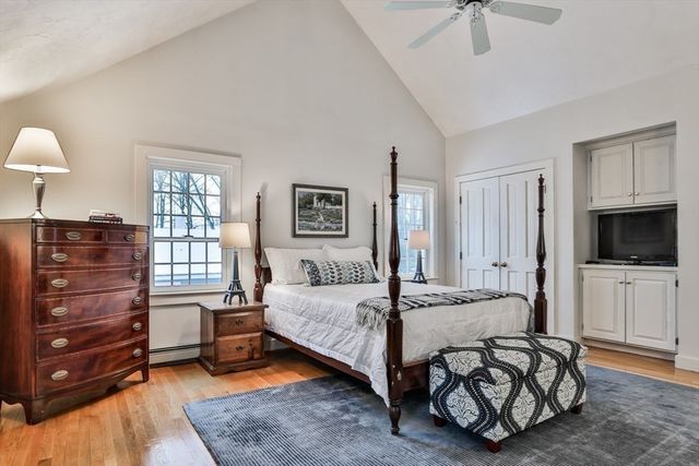 34 Brush Hill Ln, Milton, MA 02186