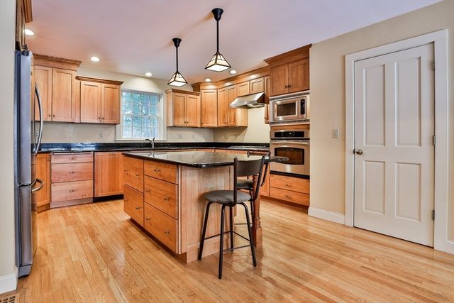 34 Brush Hill Ln, Milton, MA 02186