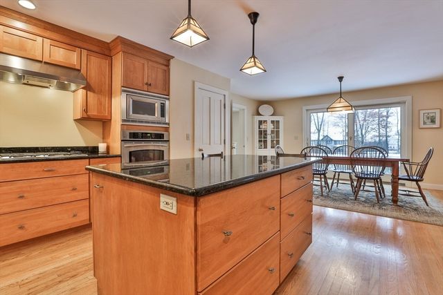 34 Brush Hill Ln, Milton, MA 02186