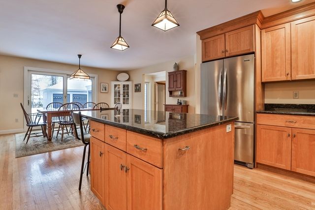 34 Brush Hill Ln, Milton, MA 02186