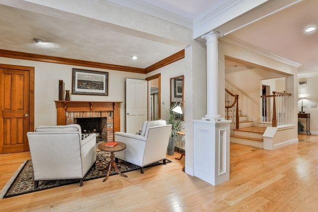 34 Brush Hill Ln, Milton, MA 02186