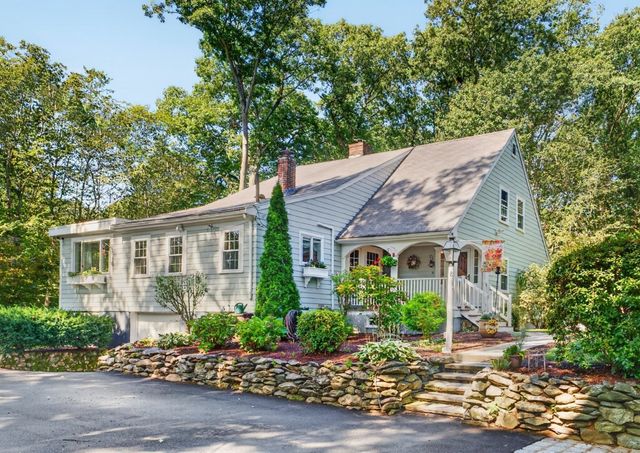 8 Wampum Path, Wayland, MA 01778