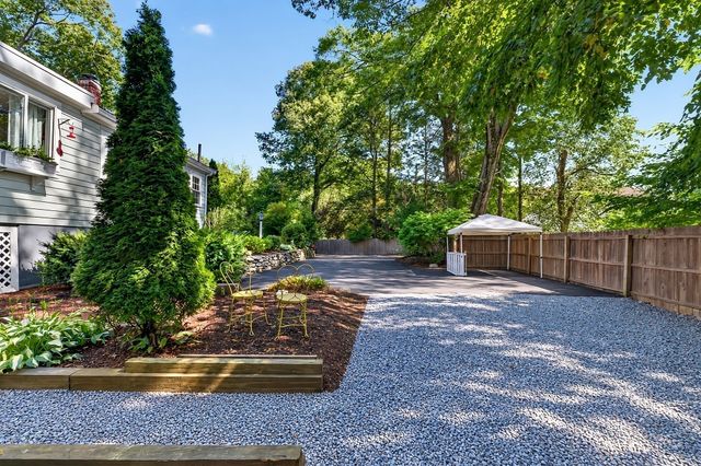 8 Wampum Path, Wayland, MA 01778