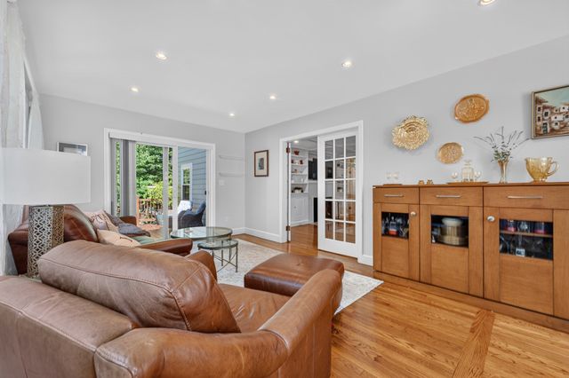 8 Wampum Path, Wayland, MA 01778