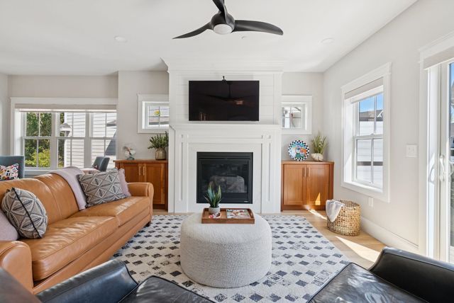 50 Cate St Unit 4, Portsmouth, NH 03801