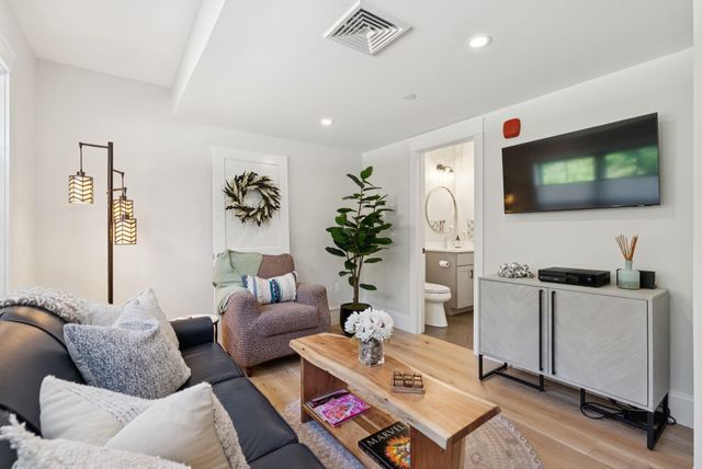 50 Cate St Unit 4, Portsmouth, NH 03801