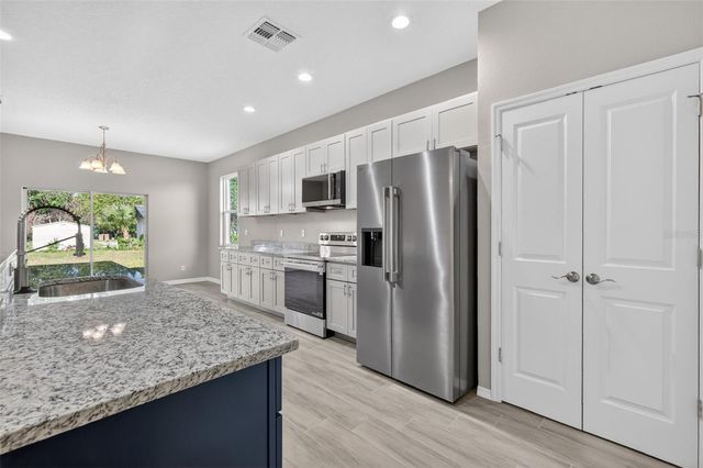 38905 PINE STREET, Umatilla, FL 32784