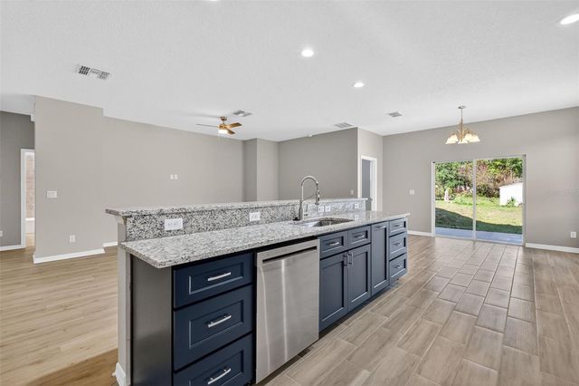 38905 PINE STREET, Umatilla, FL 32784