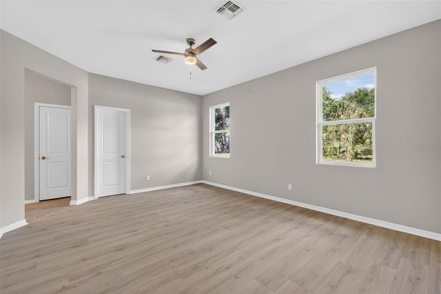 38905 PINE STREET, Umatilla, FL 32784