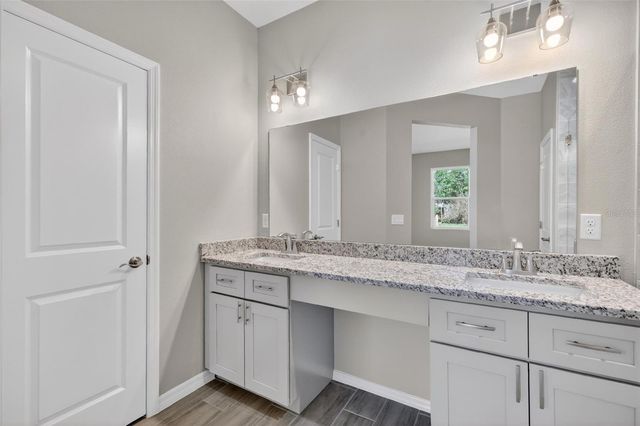 38905 PINE STREET, Umatilla, FL 32784