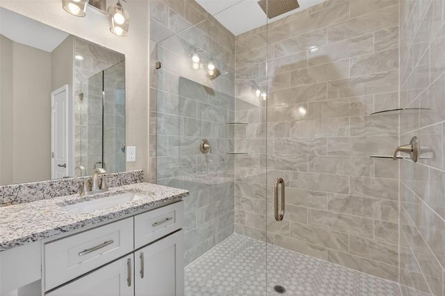 38905 PINE STREET, Umatilla, FL 32784