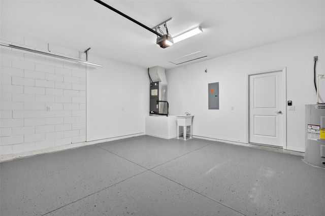 38905 PINE STREET, Umatilla, FL 32784