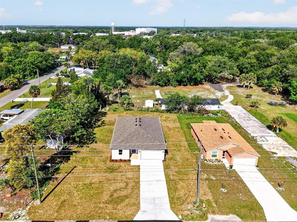 38905 PINE STREET, Umatilla, FL 32784