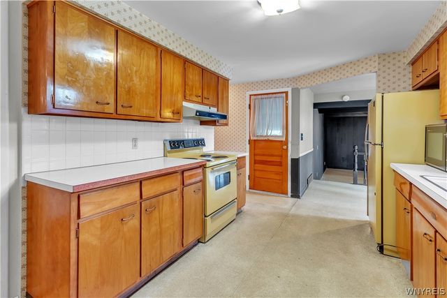 138 Coventry Road, Amherst, NY 14221